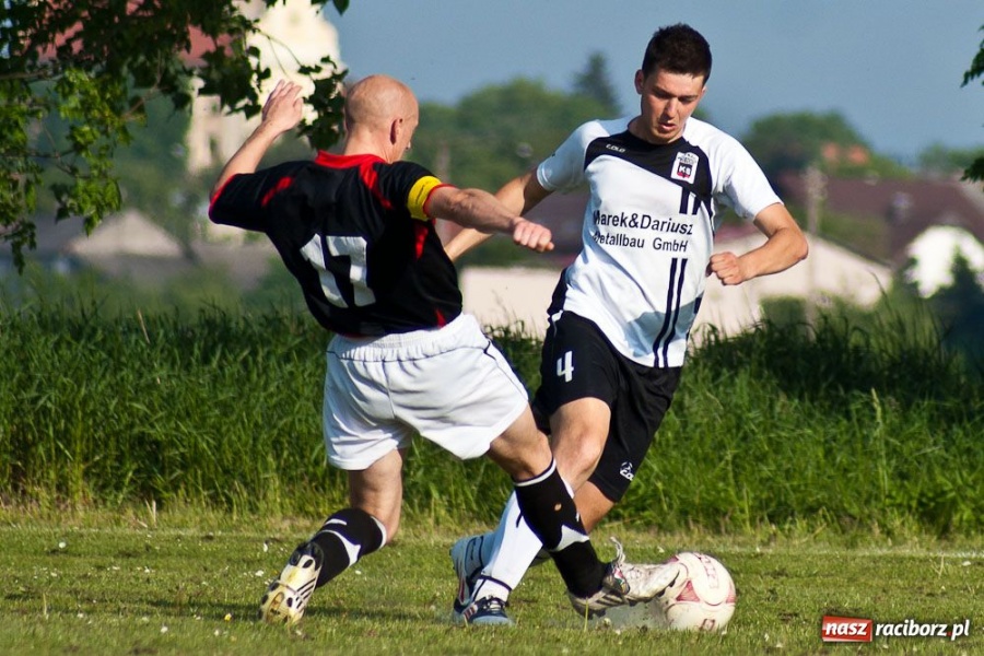 Zdjęcie w galerii na portalu naszraciborz.pl: Trudna przeprawa Borucina w Bieńkowicach wiadomości z regionu