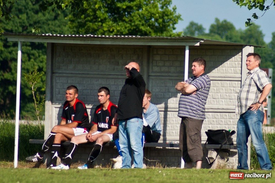 Zdjęcie w galerii na portalu naszraciborz.pl: Trudna przeprawa Borucina w Bieńkowicach wiadomości z regionu