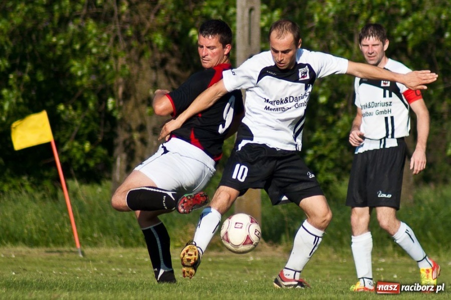 Zdjęcie w galerii na portalu naszraciborz.pl: Trudna przeprawa Borucina w Bieńkowicach wiadomości z regionu