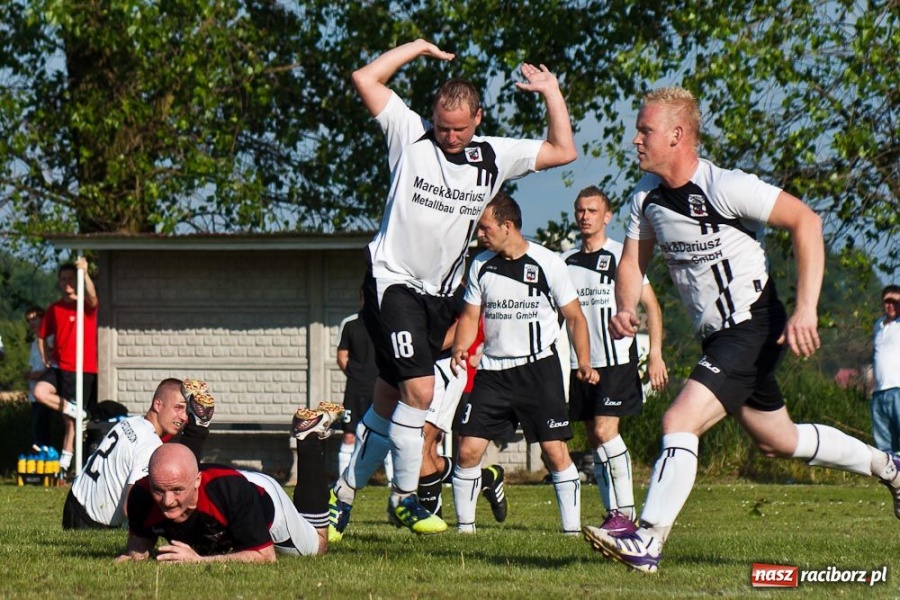 Zdjęcie w galerii na portalu naszraciborz.pl: Trudna przeprawa Borucina w Bieńkowicach wiadomości z regionu