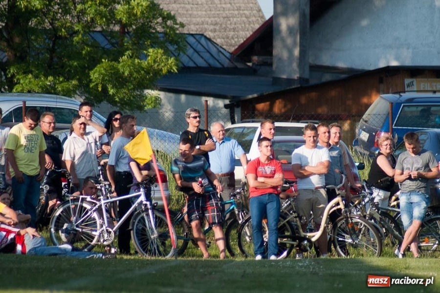 Zdjęcie w galerii na portalu naszraciborz.pl: Trudna przeprawa Borucina w Bieńkowicach wiadomości z regionu