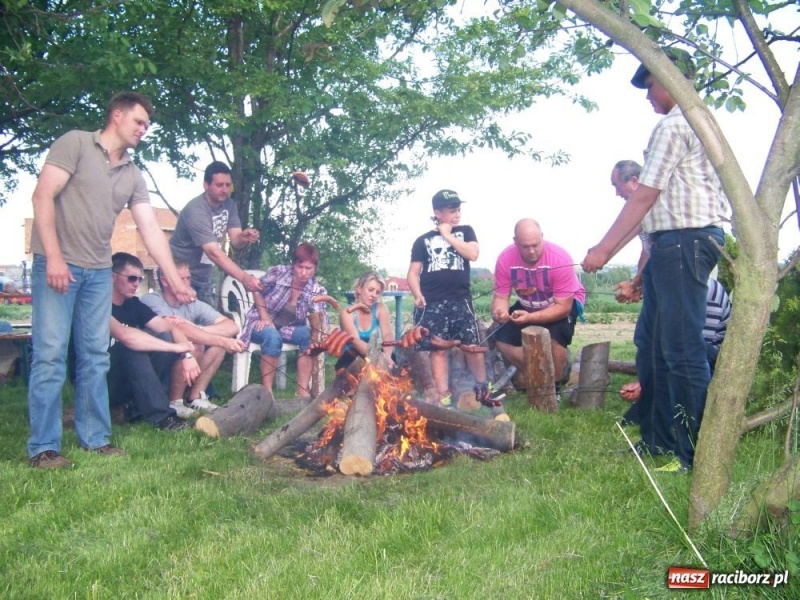 Zdjęcie w galerii na portalu naszraciborz.pl: Konna majówka z księdzem Grzegorzem wiadomości z regionu