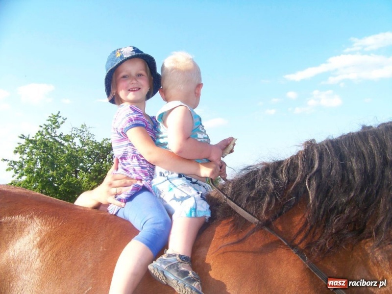 Zdjęcie w galerii na portalu naszraciborz.pl: Konna majówka z księdzem Grzegorzem wiadomości z regionu