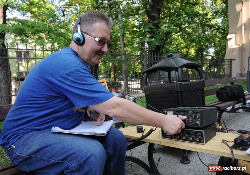 Zdjęcie w galerii na portalu naszraciborz.pl: Zamkowe zawody krótkofalowców wiadomości z regionu