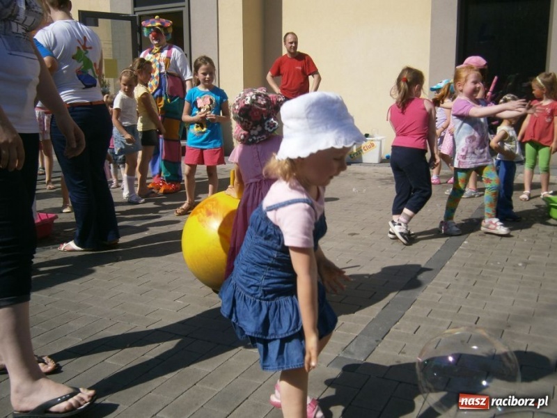 Zdjęcie w galerii na portalu naszraciborz.pl: Festyn Rodzinny z Crazy Club wiadomości z regionu