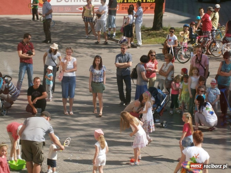 Zdjęcie w galerii na portalu naszraciborz.pl: Festyn Rodzinny z Crazy Club wiadomości z regionu