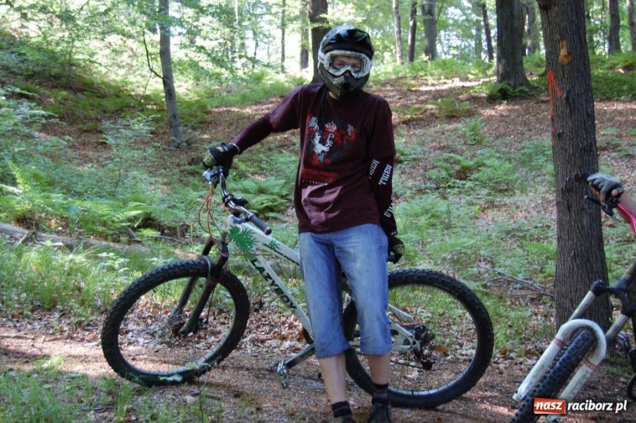 Zdjęcie w galerii na portalu naszraciborz.pl: Raciborscy downhillowcy w akcji wiadomości z regionu