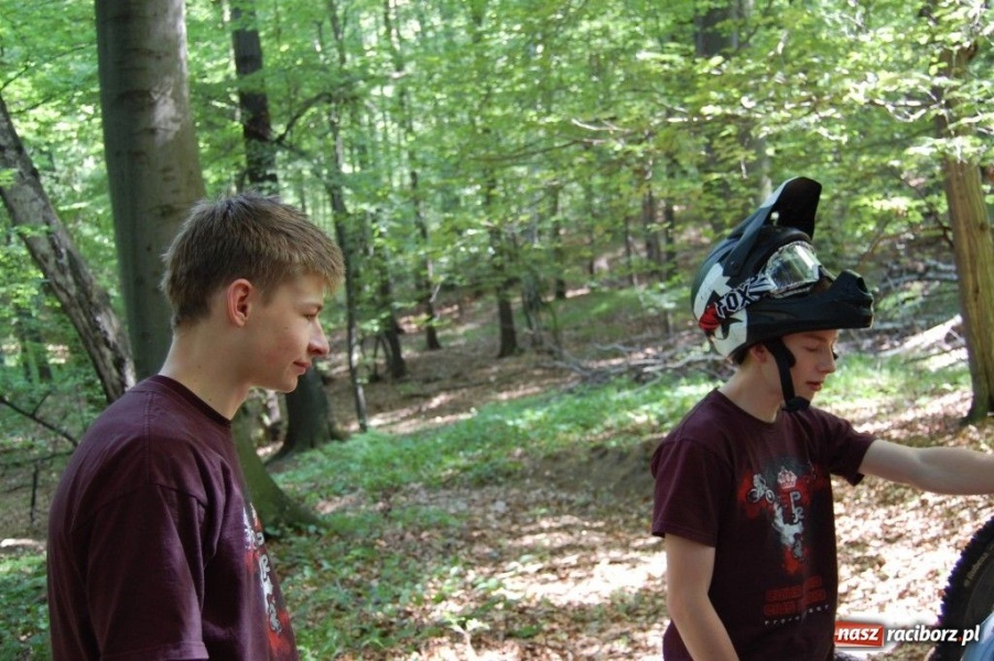 Zdjęcie w galerii na portalu naszraciborz.pl: Raciborscy downhillowcy w akcji wiadomości z regionu