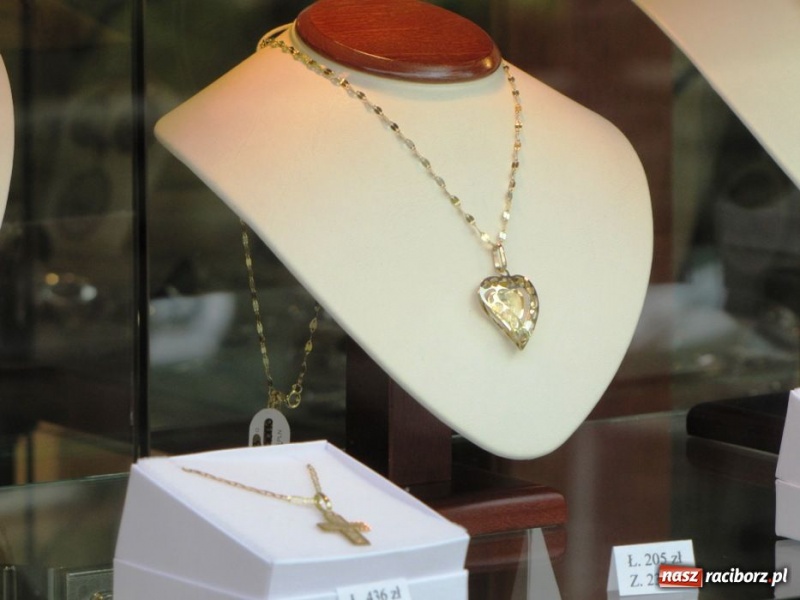 Zdjęcie w galerii na portalu naszraciborz.pl: Komunia z jeżem w kieszeni  wiadomości z regionu