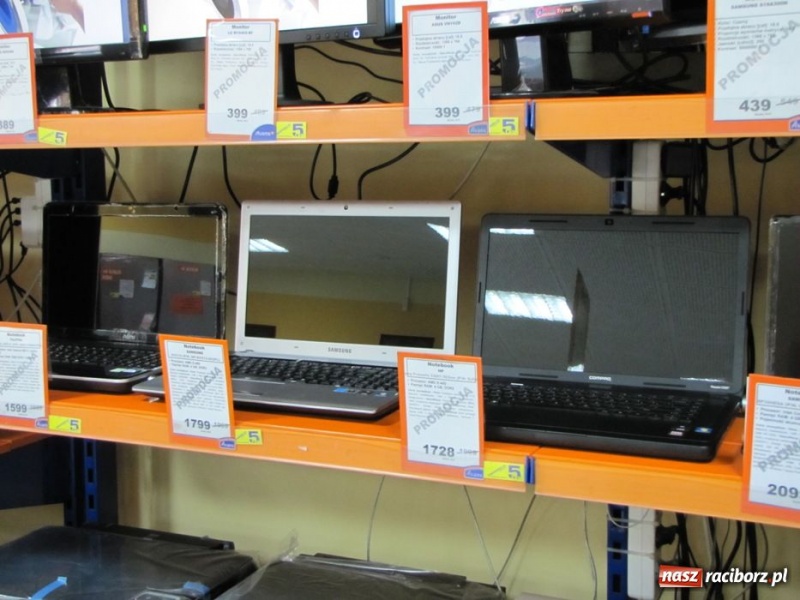 Zdjęcie w galerii na portalu naszraciborz.pl: Komunia z jeżem w kieszeni  wiadomości z regionu