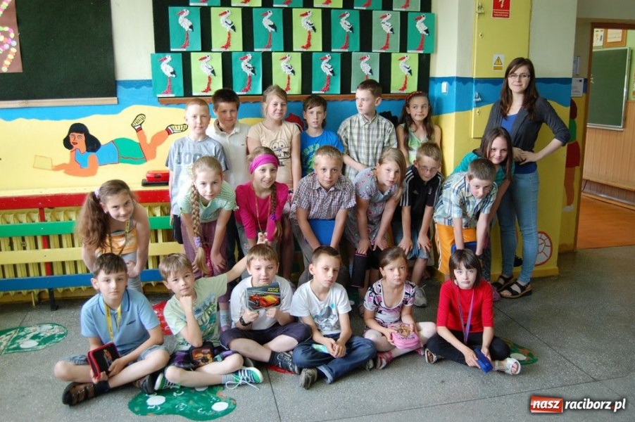 Zdjęcie w galerii na portalu naszraciborz.pl: Na trzecioklasistów czekał test wiadomości z regionu