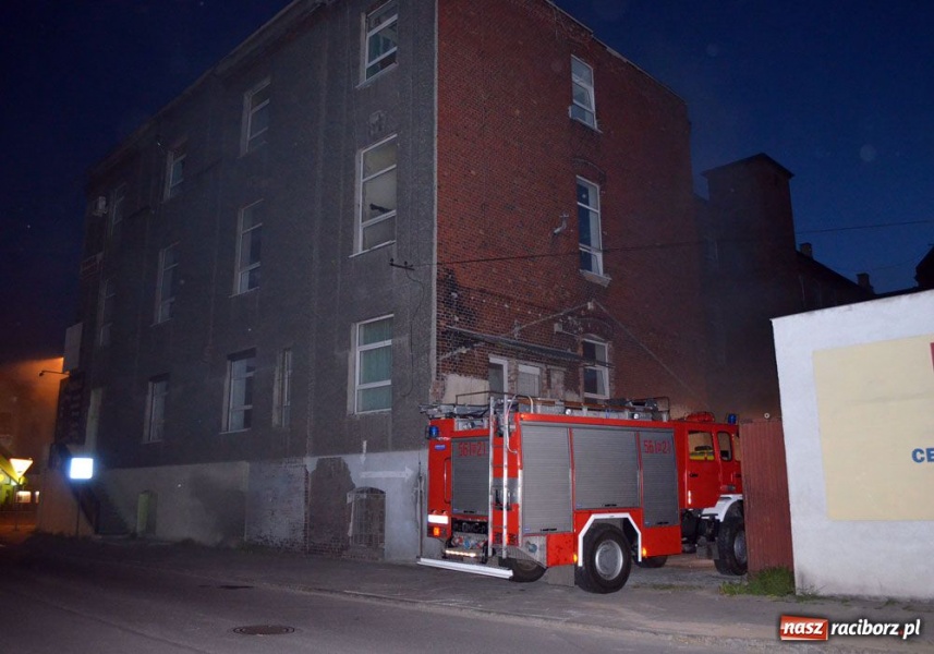 Zdjęcie w galerii na portalu naszraciborz.pl: Pożar na terenie dawnego Domgosu wiadomości z regionu