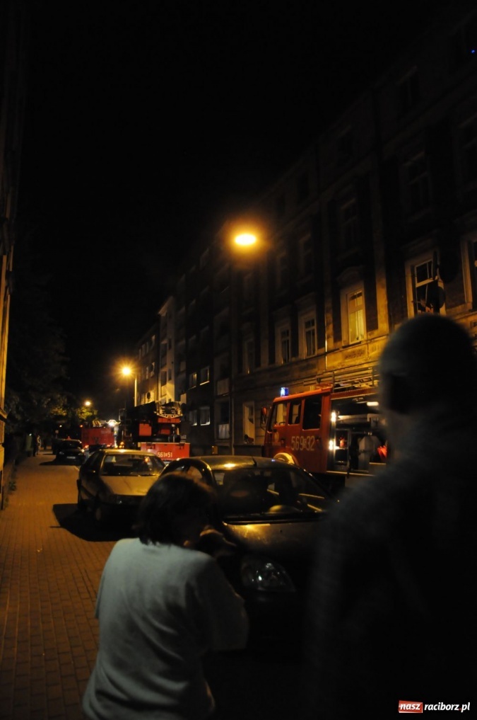 Zdjęcie w galerii na portalu naszraciborz.pl: Spalone opony, auta i pożar mieszkania wiadomości z regionu