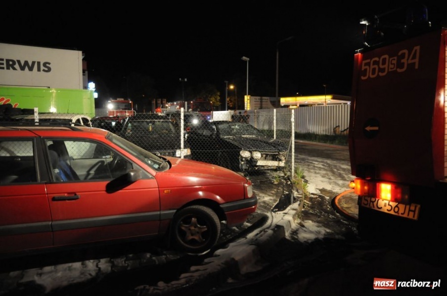 Zdjęcie w galerii na portalu naszraciborz.pl: Spalone opony, auta i pożar mieszkania wiadomości z regionu
