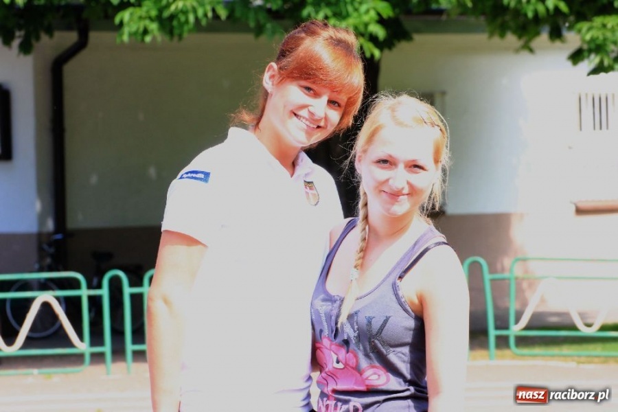 Zdjęcie w galerii na portalu naszraciborz.pl: Rzucali oponami na stadionie PWSZ wiadomości z regionu