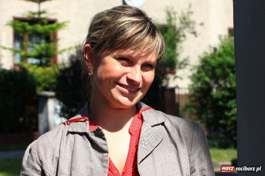 Zdjęcie w galerii na portalu naszraciborz.pl: Rzucali oponami na stadionie PWSZ wiadomości z regionu