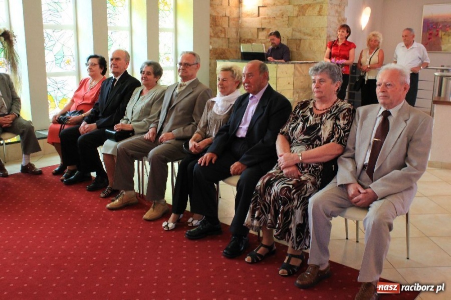 Zdjęcie w galerii na portalu naszraciborz.pl: Otrzymali medale za 50 lat miłości wiadomości z regionu