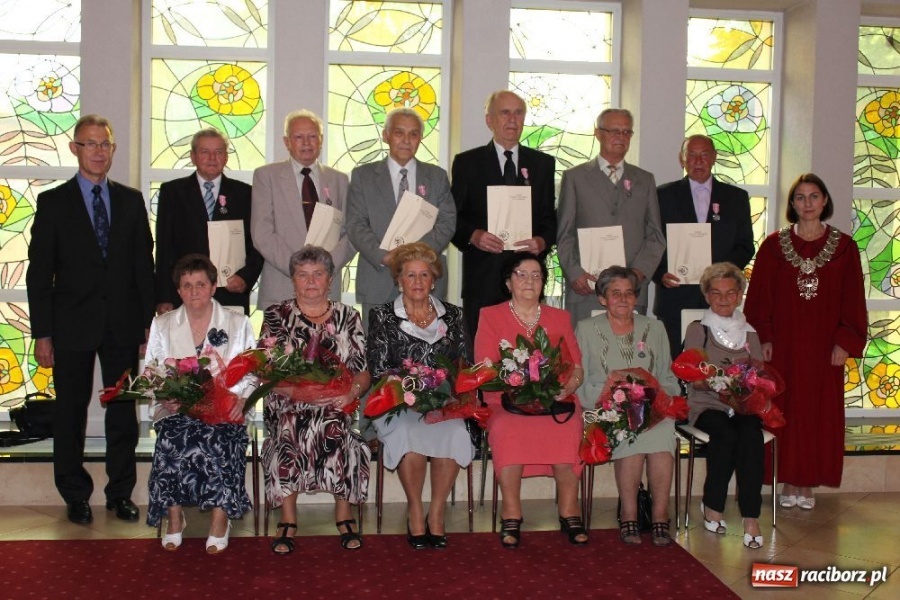 Zdjęcie w galerii na portalu naszraciborz.pl: Otrzymali medale za 50 lat miłości wiadomości z regionu