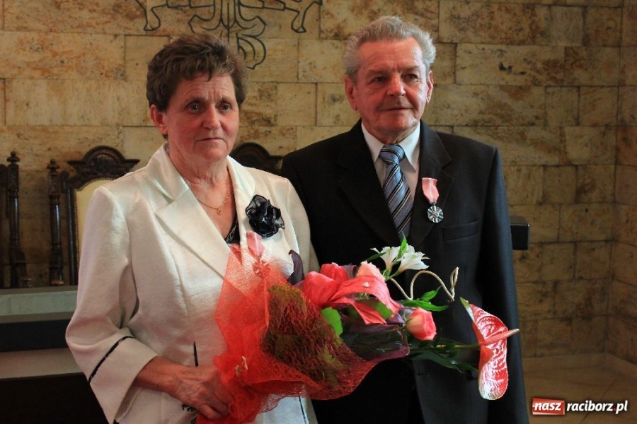 Zdjęcie w galerii na portalu naszraciborz.pl: Otrzymali medale za 50 lat miłości wiadomości z regionu