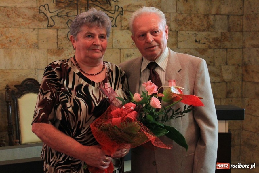 Zdjęcie w galerii na portalu naszraciborz.pl: Otrzymali medale za 50 lat miłości wiadomości z regionu
