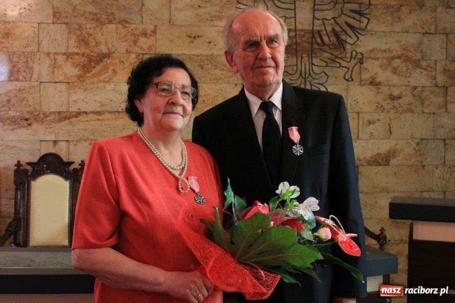 Zdjęcie w galerii na portalu naszraciborz.pl: Otrzymali medale za 50 lat miłości wiadomości z regionu
