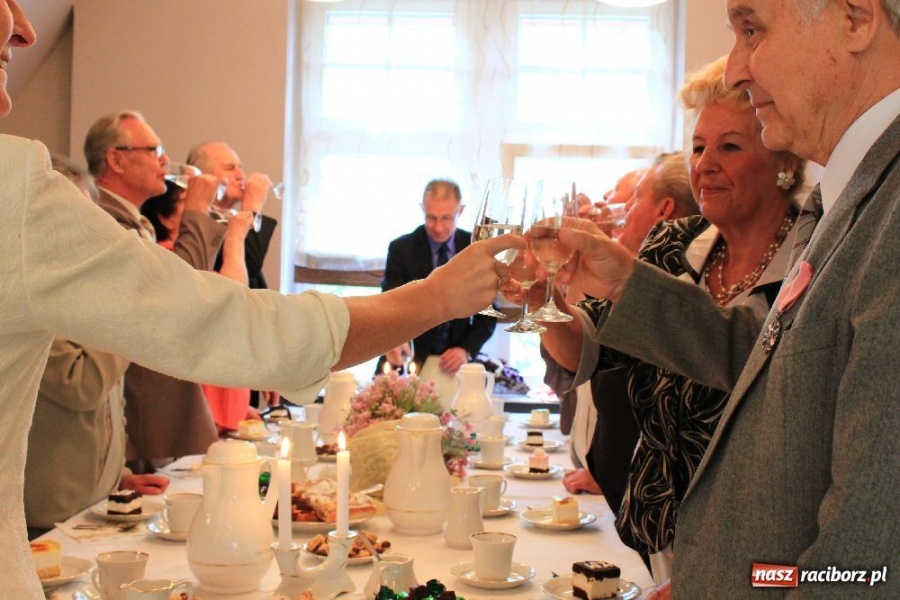 Zdjęcie w galerii na portalu naszraciborz.pl: Otrzymali medale za 50 lat miłości wiadomości z regionu