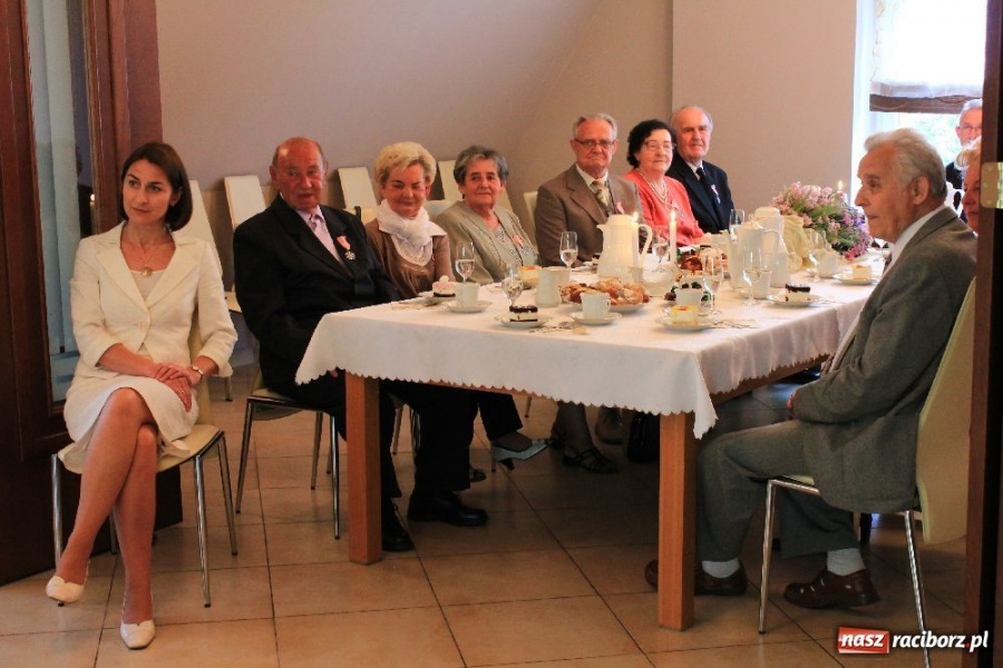 Zdjęcie w galerii na portalu naszraciborz.pl: Otrzymali medale za 50 lat miłości wiadomości z regionu