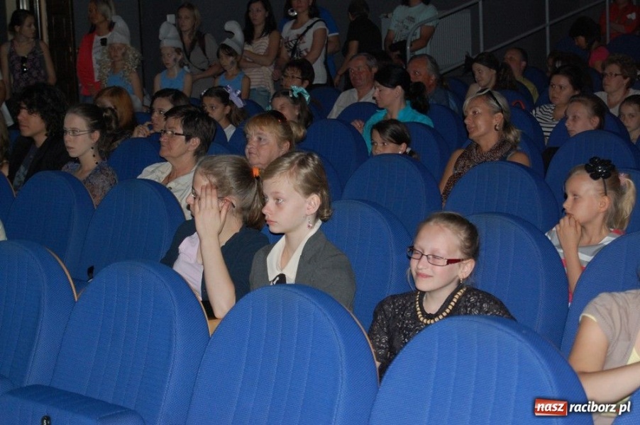 Zdjęcie w galerii na portalu naszraciborz.pl: W Strzesze odbyła się wspaniała gala wiadomości z regionu