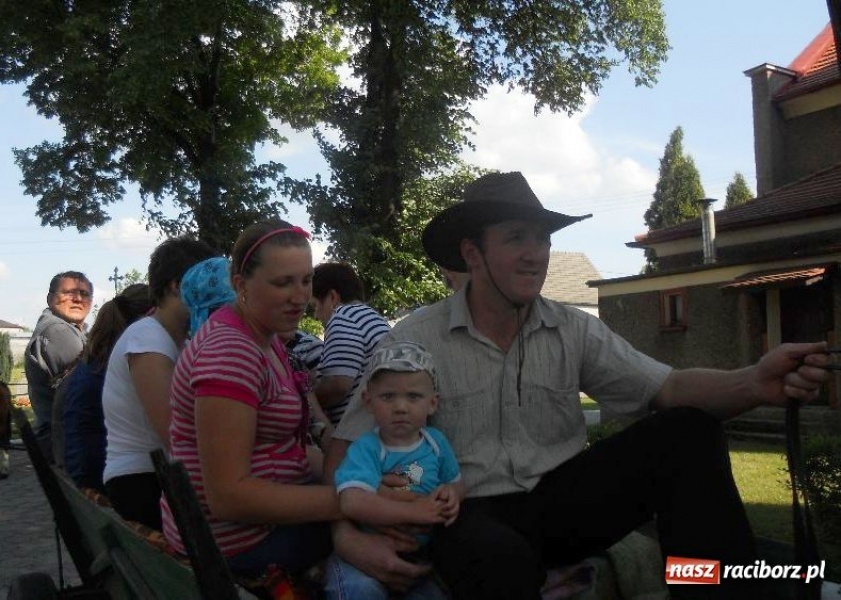 Zdjęcie w galerii na portalu naszraciborz.pl: Procesja ku czci św. Urbana w Kobyli wiadomości z regionu