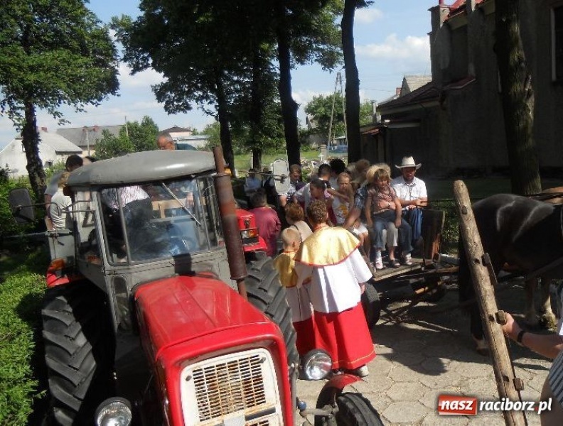 Zdjęcie w galerii na portalu naszraciborz.pl: Procesja ku czci św. Urbana w Kobyli wiadomości z regionu