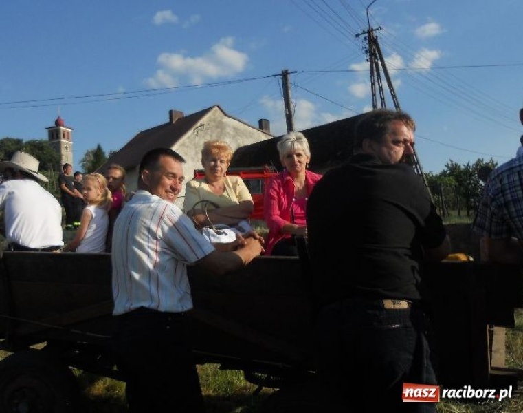 Zdjęcie w galerii na portalu naszraciborz.pl: Procesja ku czci św. Urbana w Kobyli wiadomości z regionu