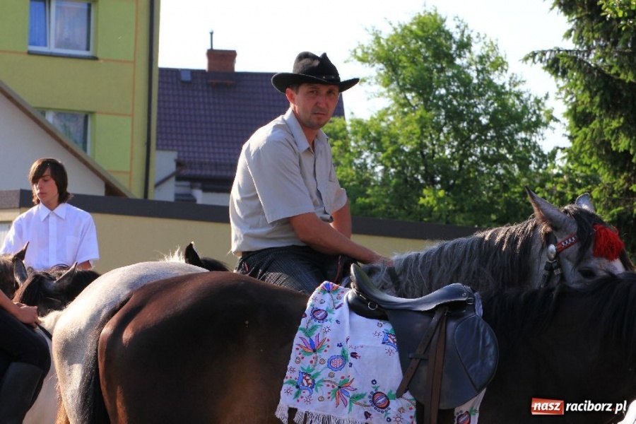 Zdjęcie w galerii na portalu naszraciborz.pl: Procesja ku czci św. Urbana w Kobyli wiadomości z regionu
