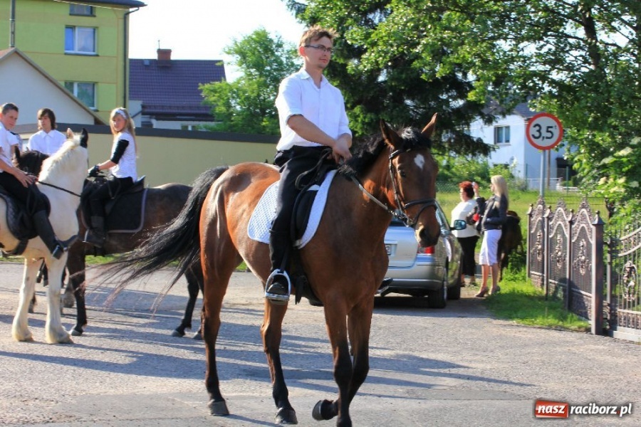 Zdjęcie w galerii na portalu naszraciborz.pl: Procesja ku czci św. Urbana w Kobyli wiadomości z regionu