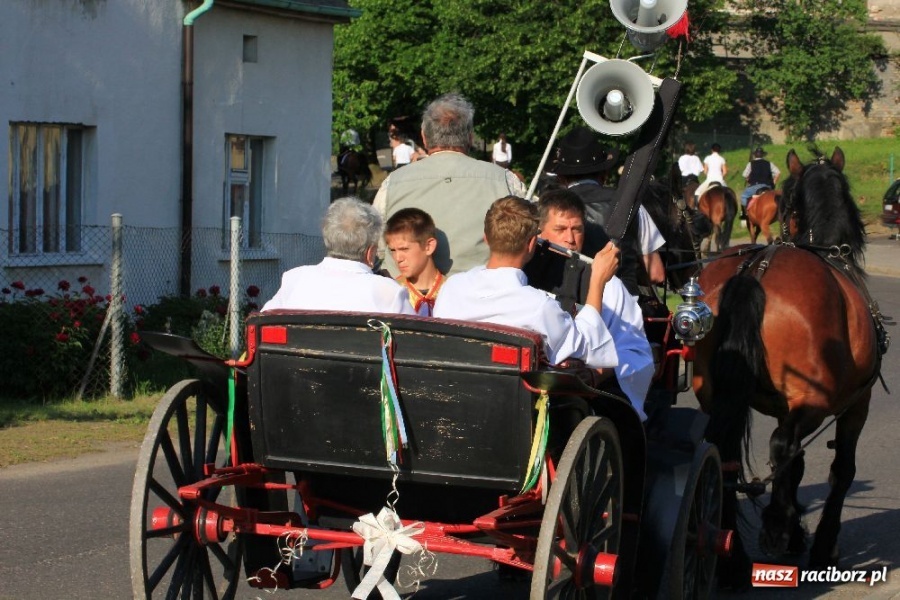 Zdjęcie w galerii na portalu naszraciborz.pl: Procesja ku czci św. Urbana w Kobyli wiadomości z regionu