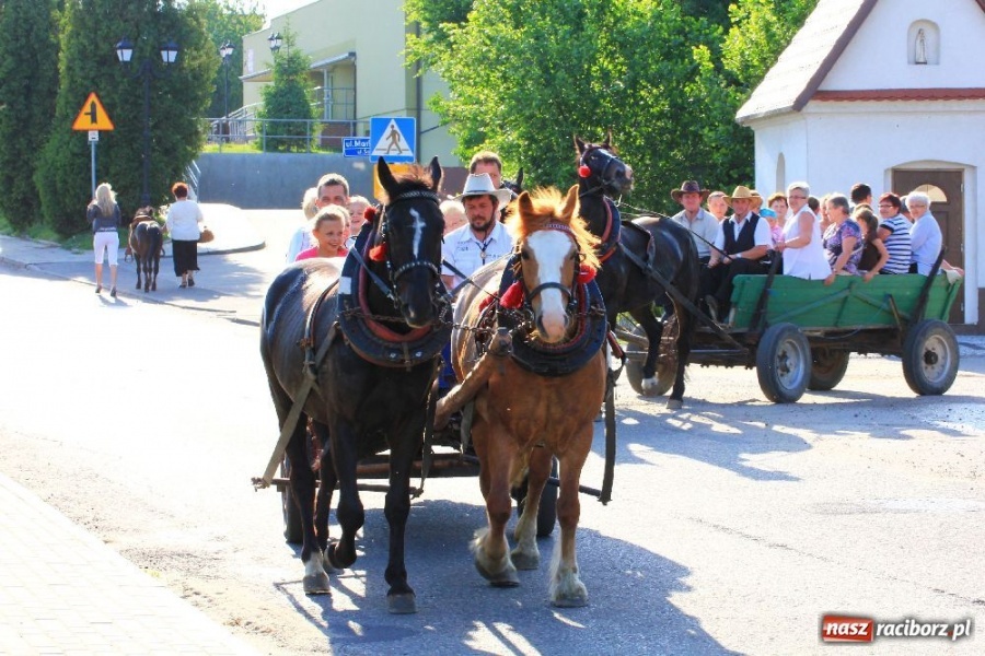 Zdjęcie w galerii na portalu naszraciborz.pl: Procesja ku czci św. Urbana w Kobyli wiadomości z regionu
