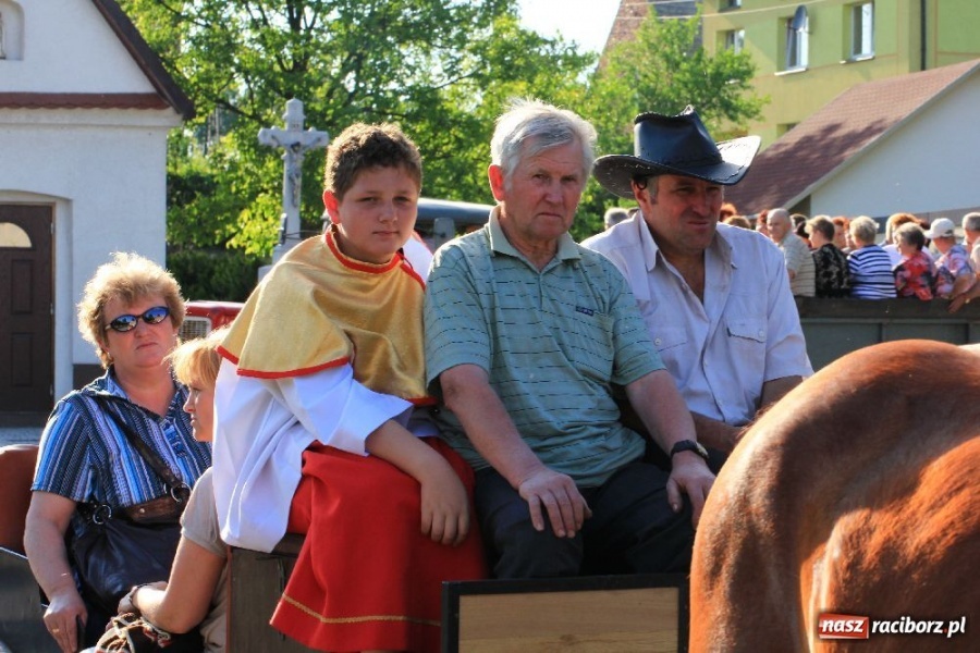 Zdjęcie w galerii na portalu naszraciborz.pl: Procesja ku czci św. Urbana w Kobyli wiadomości z regionu