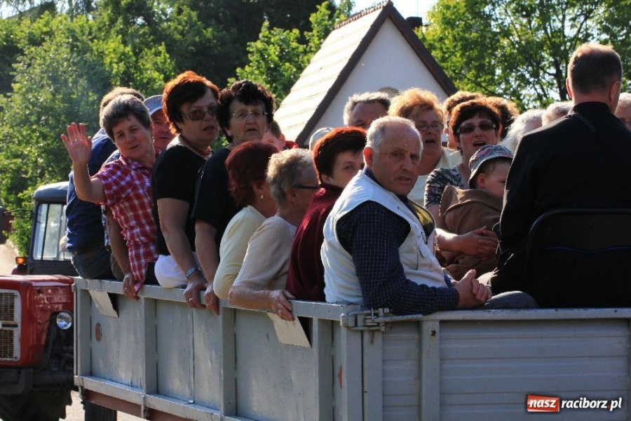 Zdjęcie w galerii na portalu naszraciborz.pl: Procesja ku czci św. Urbana w Kobyli wiadomości z regionu