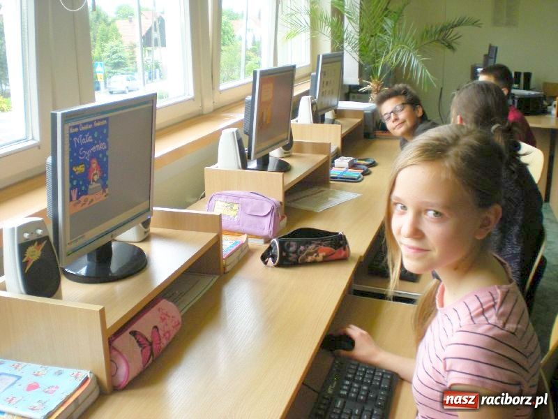 Zdjęcie w galerii na portalu naszraciborz.pl: Uczennice ZSP 2 na podium  wiadomości z regionu