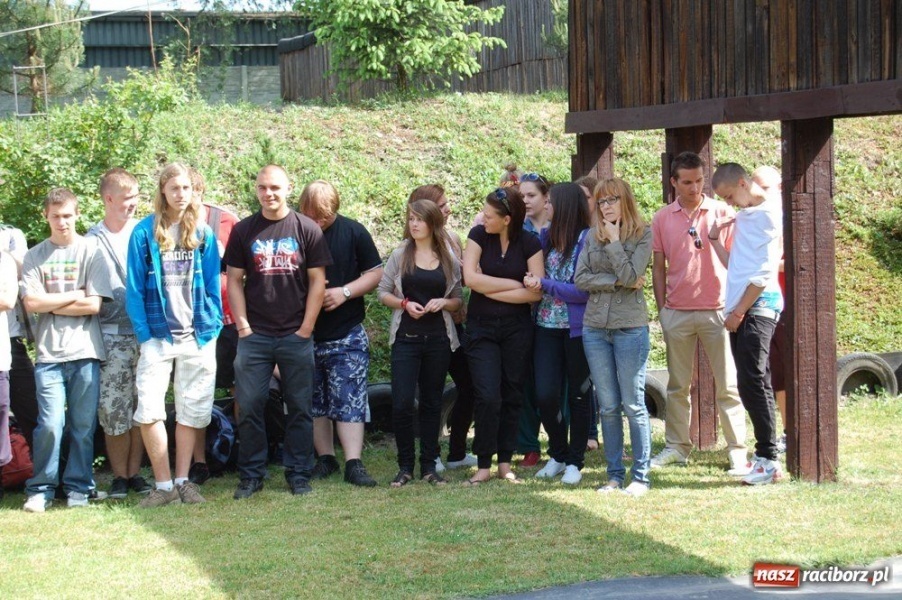 Zdjęcie w galerii na portalu naszraciborz.pl: Uczniowie strzelali na Łąkowej wiadomości z regionu