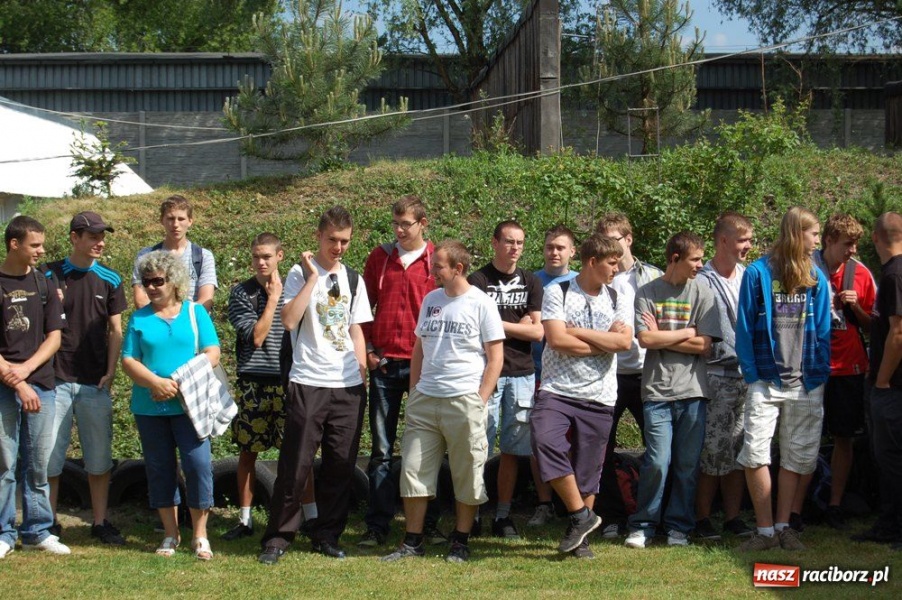 Zdjęcie w galerii na portalu naszraciborz.pl: Uczniowie strzelali na Łąkowej wiadomości z regionu