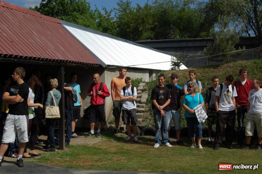 Zdjęcie w galerii na portalu naszraciborz.pl: Uczniowie strzelali na Łąkowej wiadomości z regionu