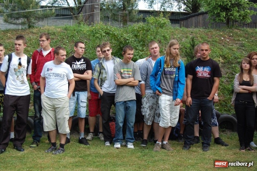 Zdjęcie w galerii na portalu naszraciborz.pl: Uczniowie strzelali na Łąkowej wiadomości z regionu