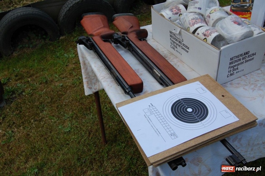 Zdjęcie w galerii na portalu naszraciborz.pl: Uczniowie strzelali na Łąkowej wiadomości z regionu