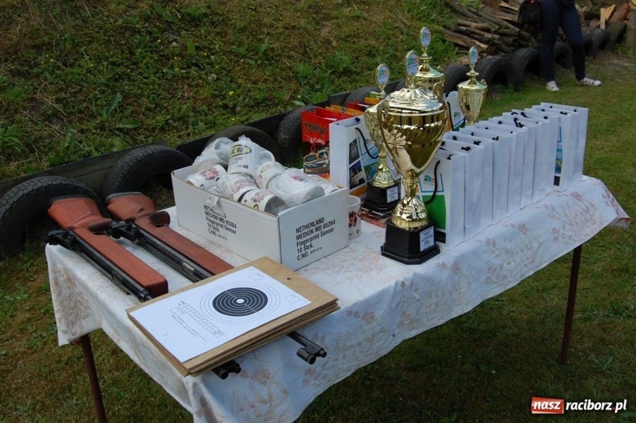 Zdjęcie w galerii na portalu naszraciborz.pl: Uczniowie strzelali na Łąkowej wiadomości z regionu