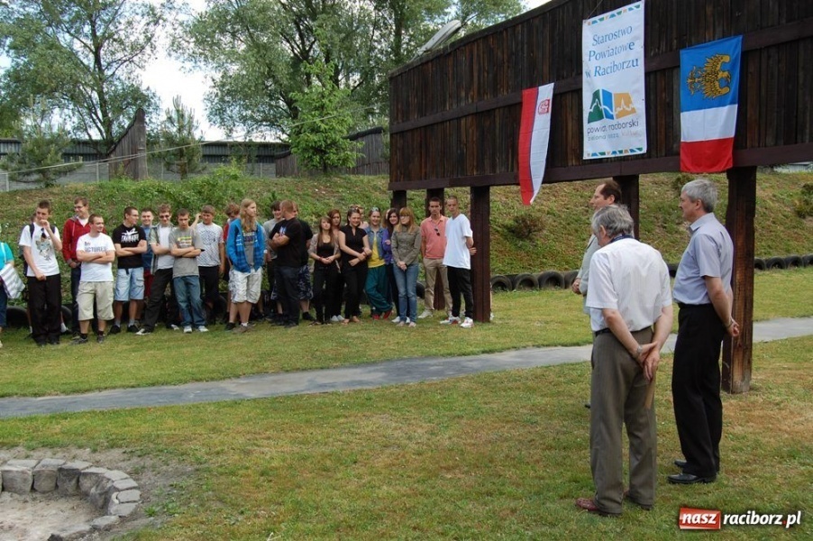 Zdjęcie w galerii na portalu naszraciborz.pl: Uczniowie strzelali na Łąkowej wiadomości z regionu