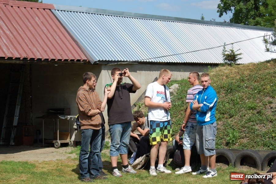 Zdjęcie w galerii na portalu naszraciborz.pl: Uczniowie strzelali na Łąkowej wiadomości z regionu