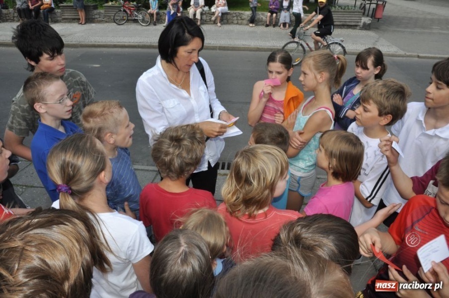 Zdjęcie w galerii na portalu naszraciborz.pl: Biegały dzieci, młodzież, rodziny i VIP-y wiadomości z regionu