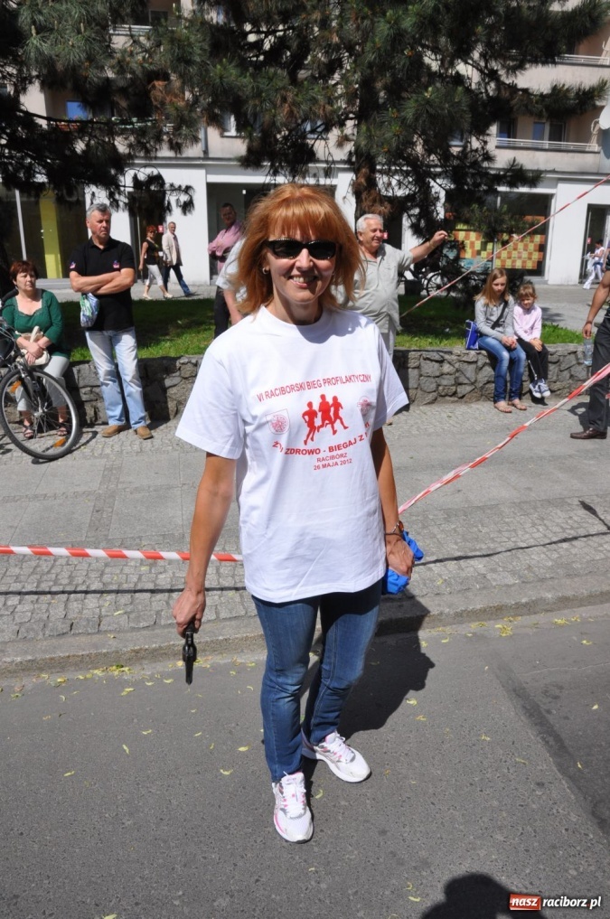 Zdjęcie w galerii na portalu naszraciborz.pl: Biegały dzieci, młodzież, rodziny i VIP-y wiadomości z regionu