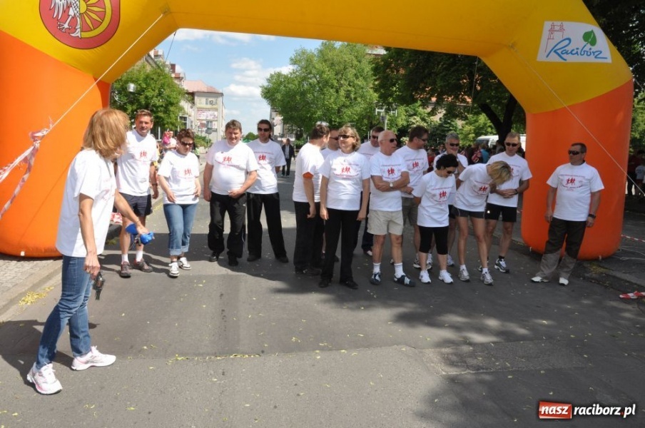 Zdjęcie w galerii na portalu naszraciborz.pl: Biegały dzieci, młodzież, rodziny i VIP-y wiadomości z regionu