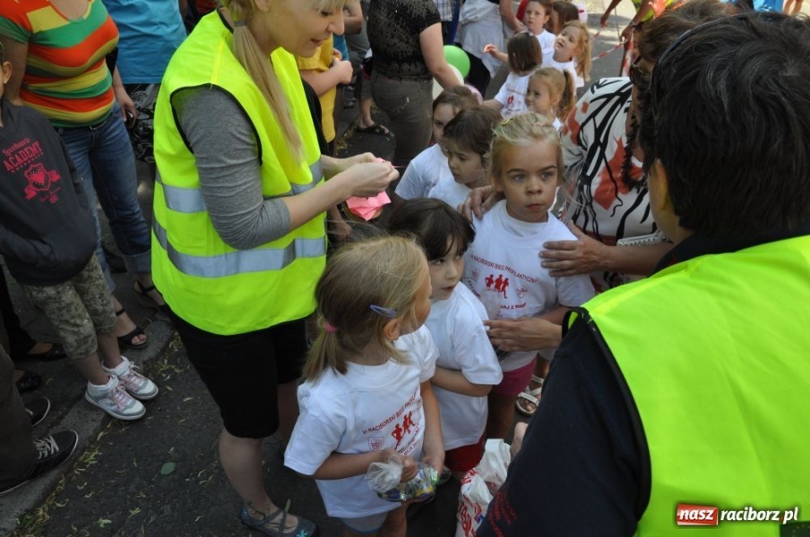 Zdjęcie w galerii na portalu naszraciborz.pl: Biegały dzieci, młodzież, rodziny i VIP-y wiadomości z regionu
